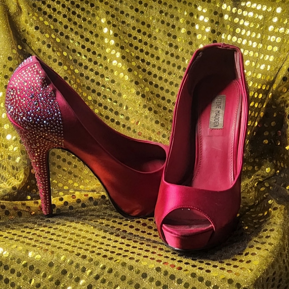 Steve Madden Playy-R Rhinestone Heel